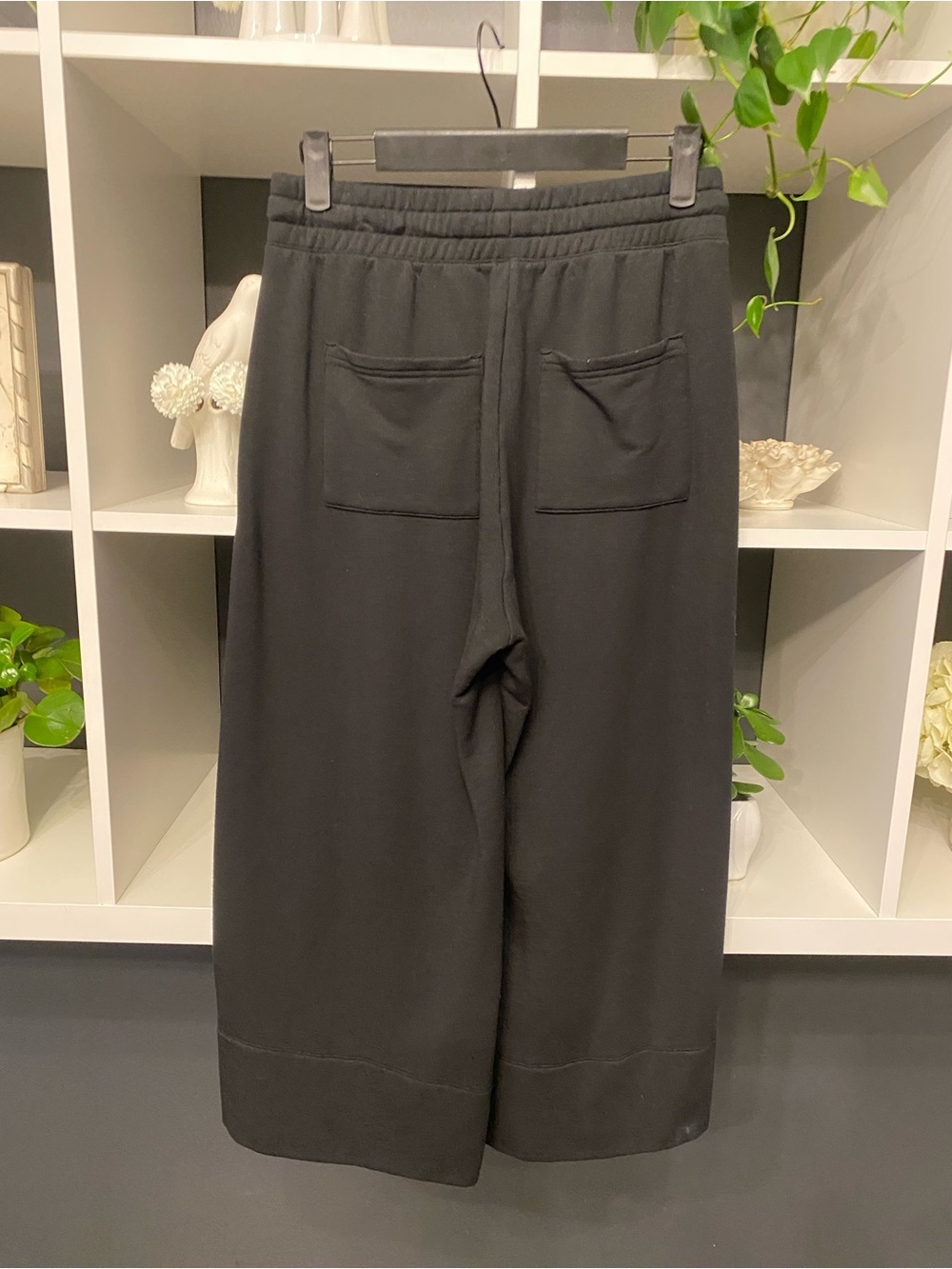 Quince Women's Black Wide-Leg Cropped Drawstring Cropped Pants Size Small - Picture 4 of 7